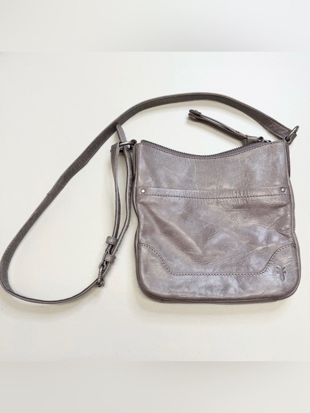 Frye Melissa Swing Pack Leather Crossbody Purse Bag Grayish Purple